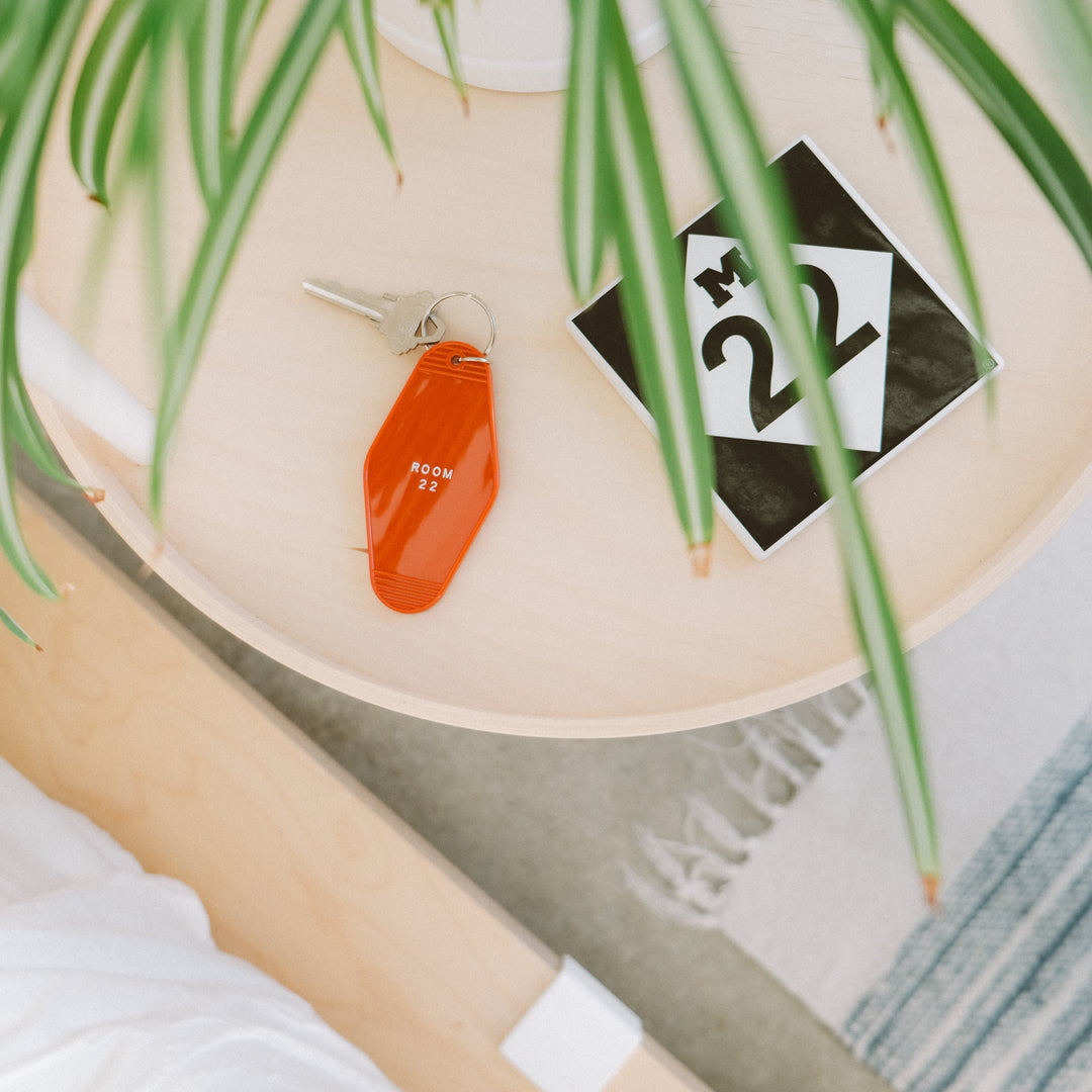 M22 MOTEL KEYCHAIN