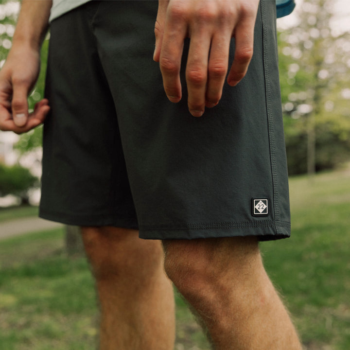 SHORELINE HYBRID SHORT