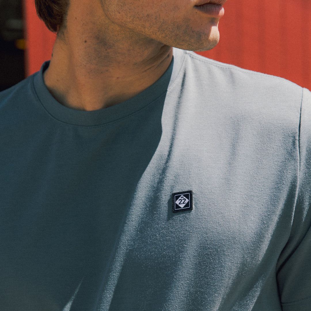 SHADE T-SHIRT